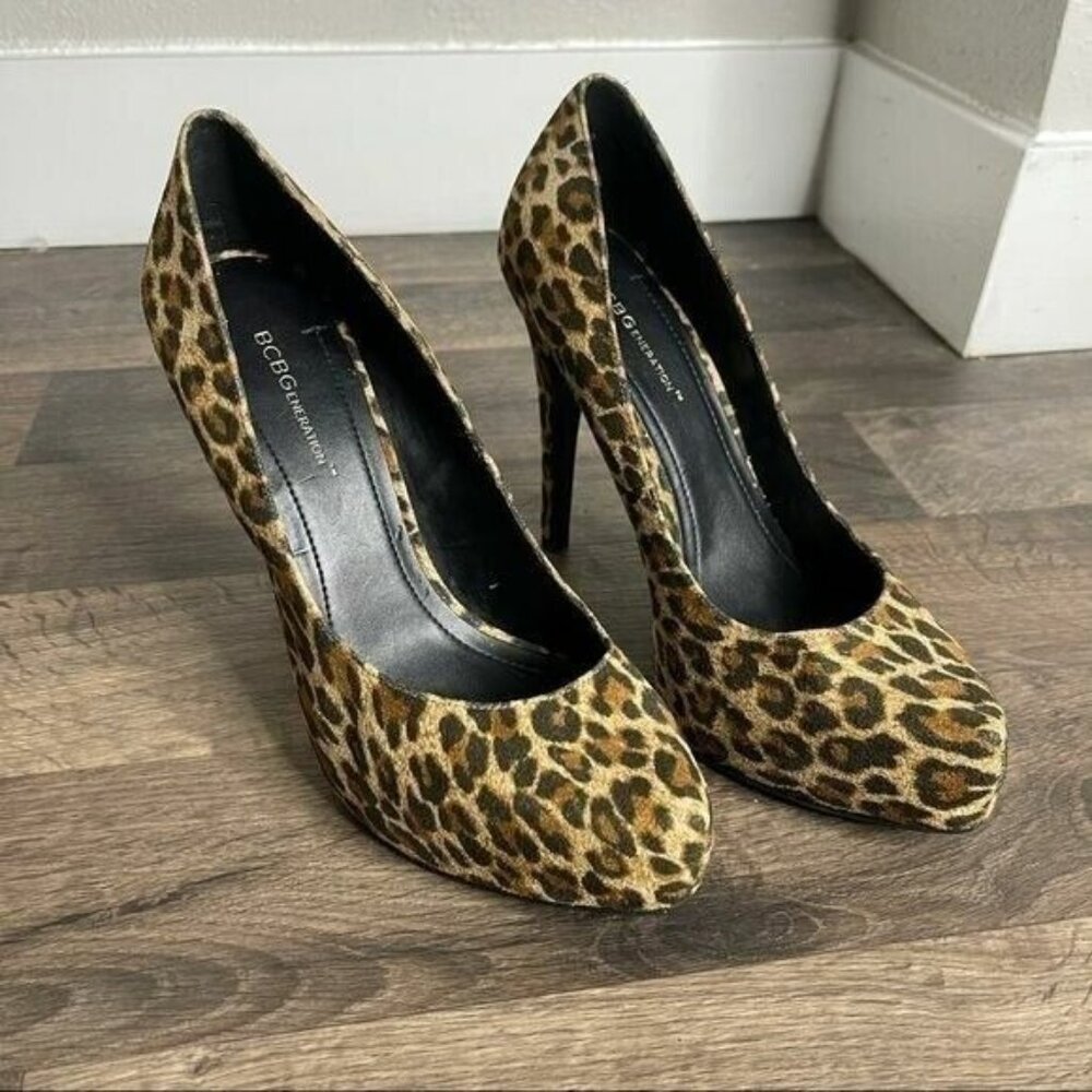 BCBGeneration Leopard Print Pumps Size 9